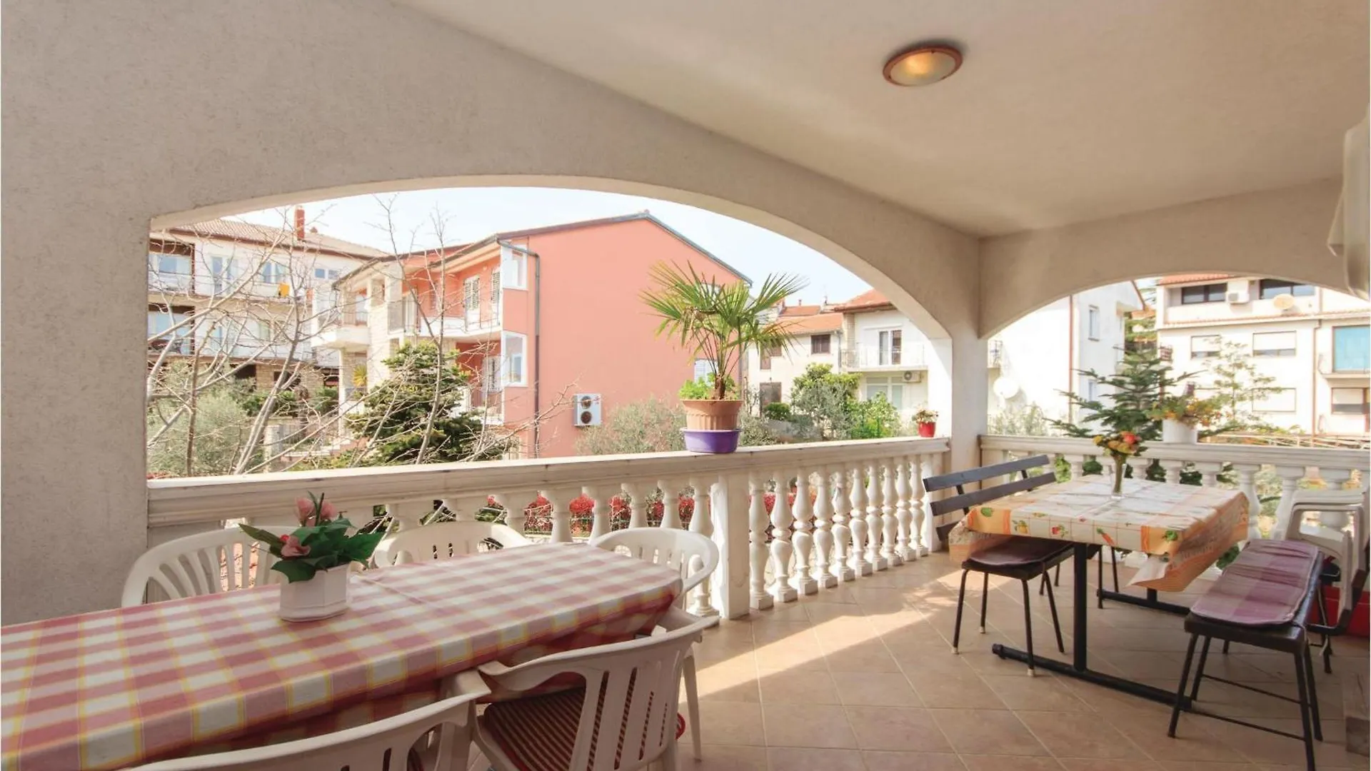 Cozy Apartment In Pula With Kitchen location